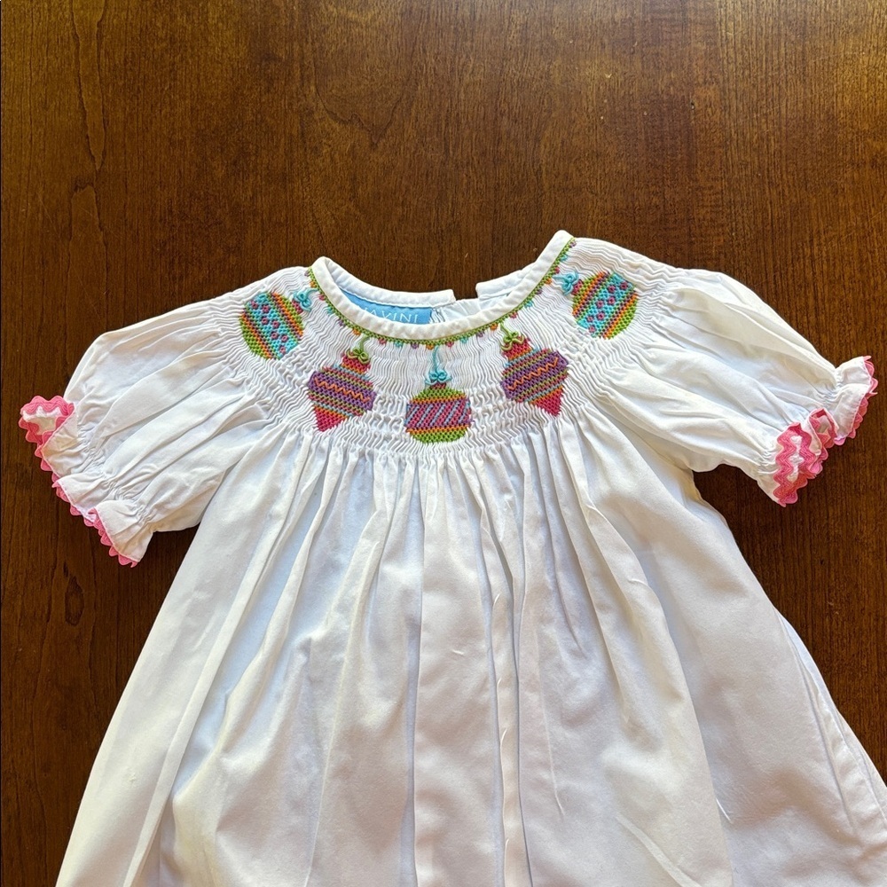 Avavini Hand Smocked White Dress W/Pink And Blue Embroidered Christmas Deco 18M - Picture 3 of 8